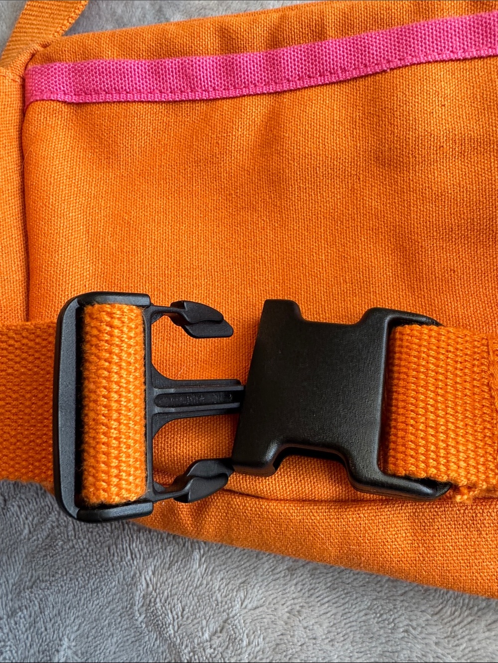 NWOT Lucy & Yak Henley Giant Bumbag Crossbody Orange - Picture 4 of 12